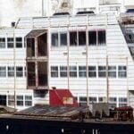 Bydlení na vodě: obří botel čeká v Libni na vysvobození