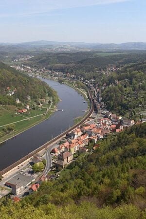 labe-deutschland Labe v Německu nedaleko pevnosti Königstein