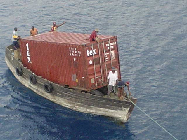 „Nejmenší kontejnerové lodě světa“ dnes již vyplouvat nemusí…