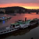 Bída u Vltavy. Déšť a zima ničí podnikatele