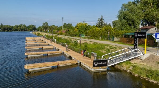 Nová veřejná přístaviště v Čelákovicích uvedena do provozu