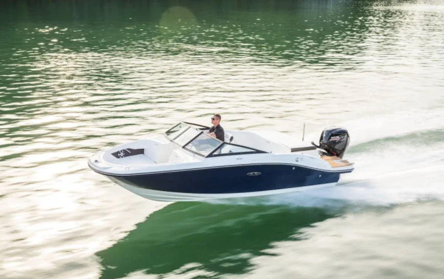 Společnost Marina Dock představí na veletrhu mimo jiné lodě Uttern C70, Ray Sun Sport 230 E.