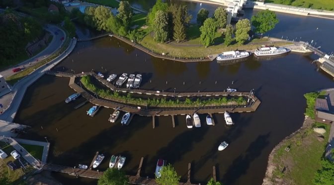 Přístav Hluboká nad Vltavou je oblíbeným cílem plavby po Vltavě