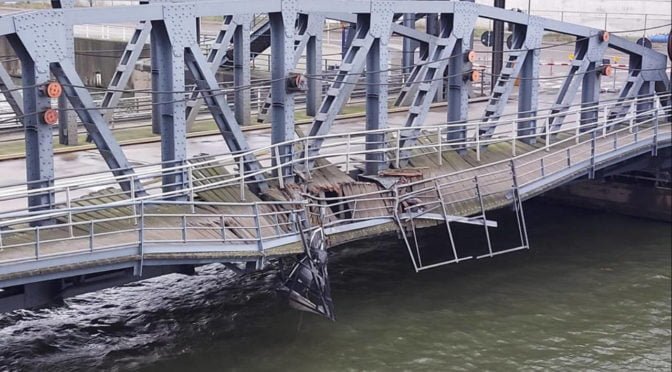 Na kanálu Brusel-Scheldt dvě srážky s mosty v krátké době