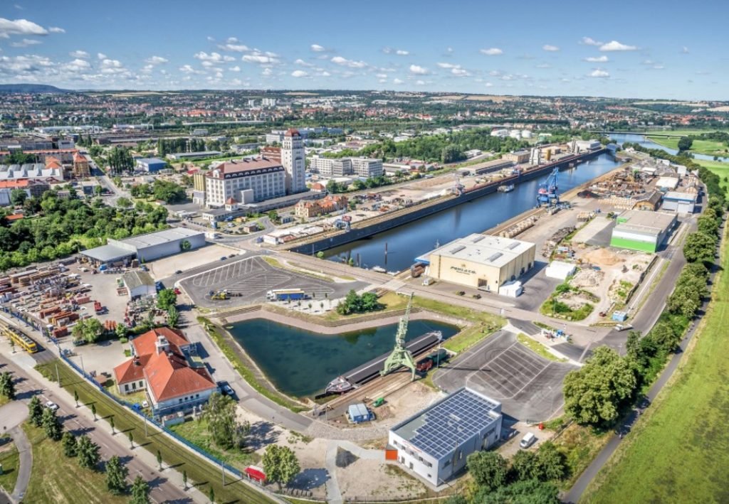 Alberthafen Dresden-Friedrichstadt. Přístavy na horním Labi zaznamenali manipulační rekord.