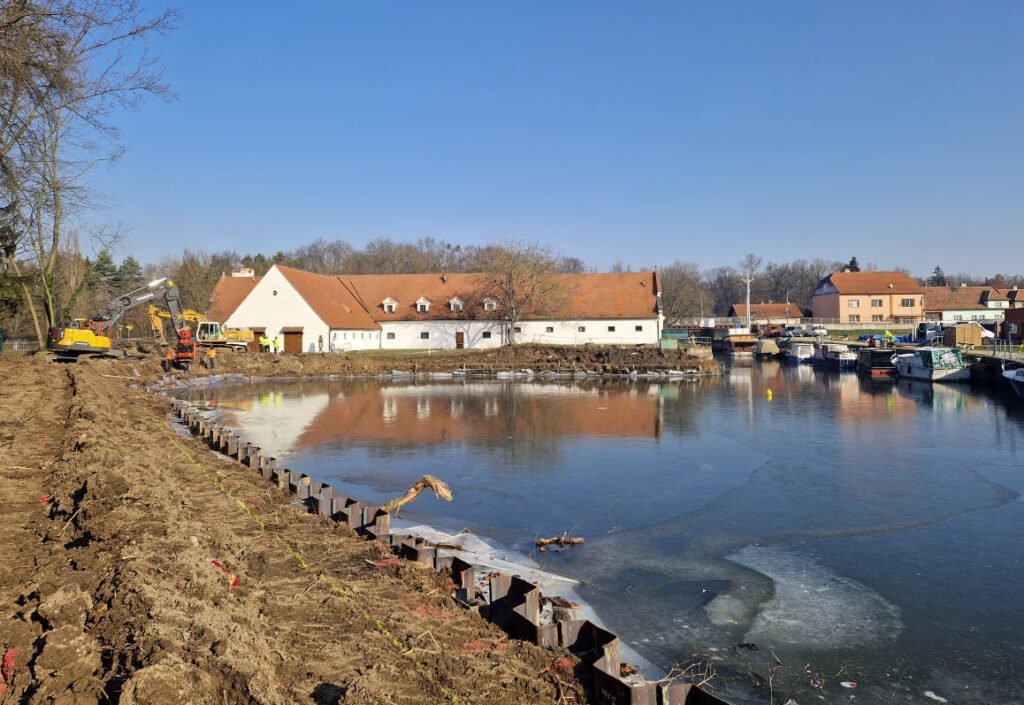 Průběh prací na projektu zvýšení přístavní kapacity Přístaviště ve Strážnici.